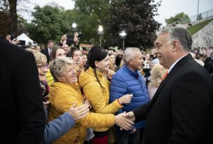 Orbán Viktor nyugdíjasok