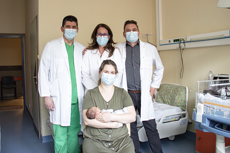 Először hozott világra gyermeket egy szívtranszplantált nő Magyarországon