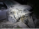 Ittasan hajtott betonhídnak, majd kigyulladt az autó Eger közelében